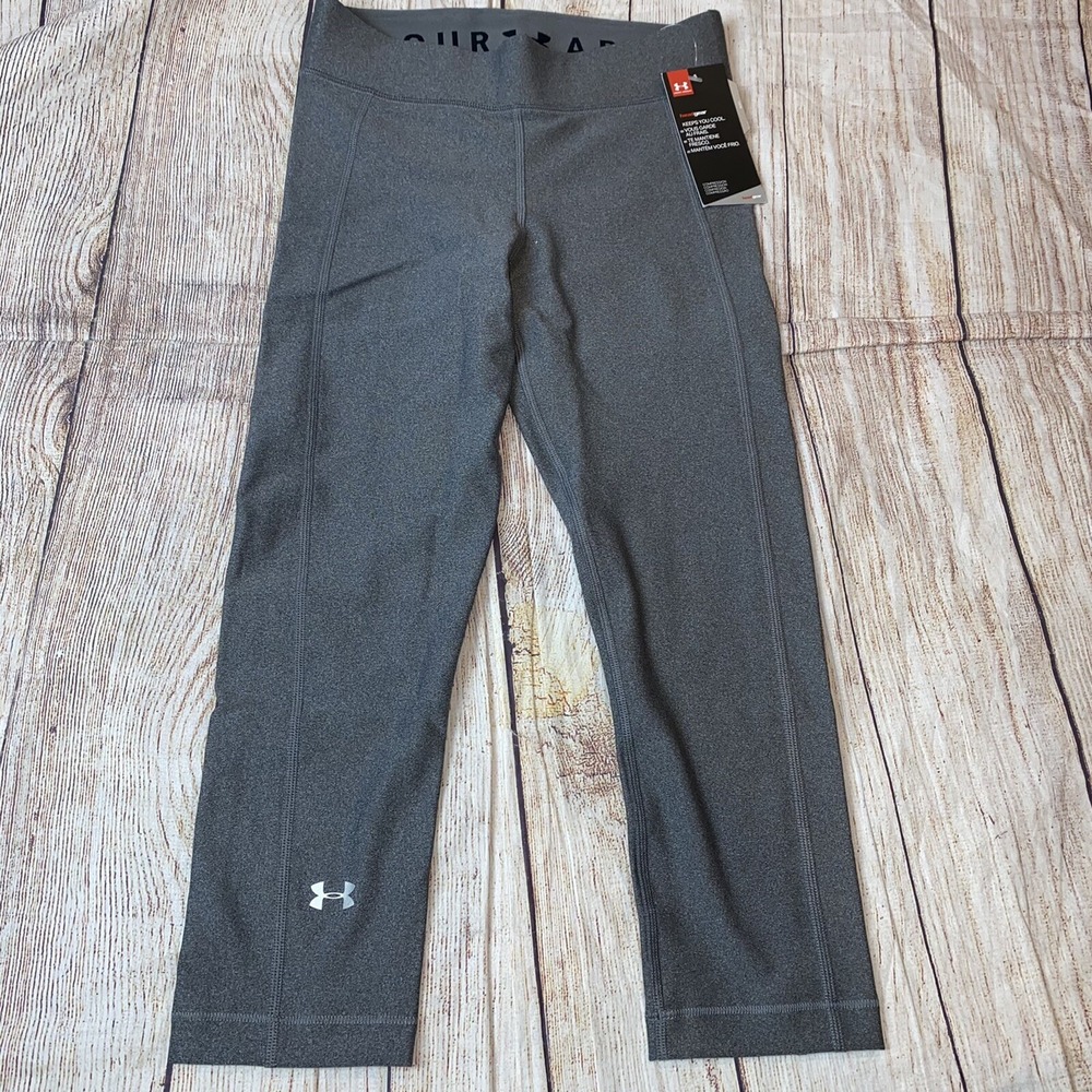 Under Armour Women's Small Compression Fit Gray Capri Leggings NEW